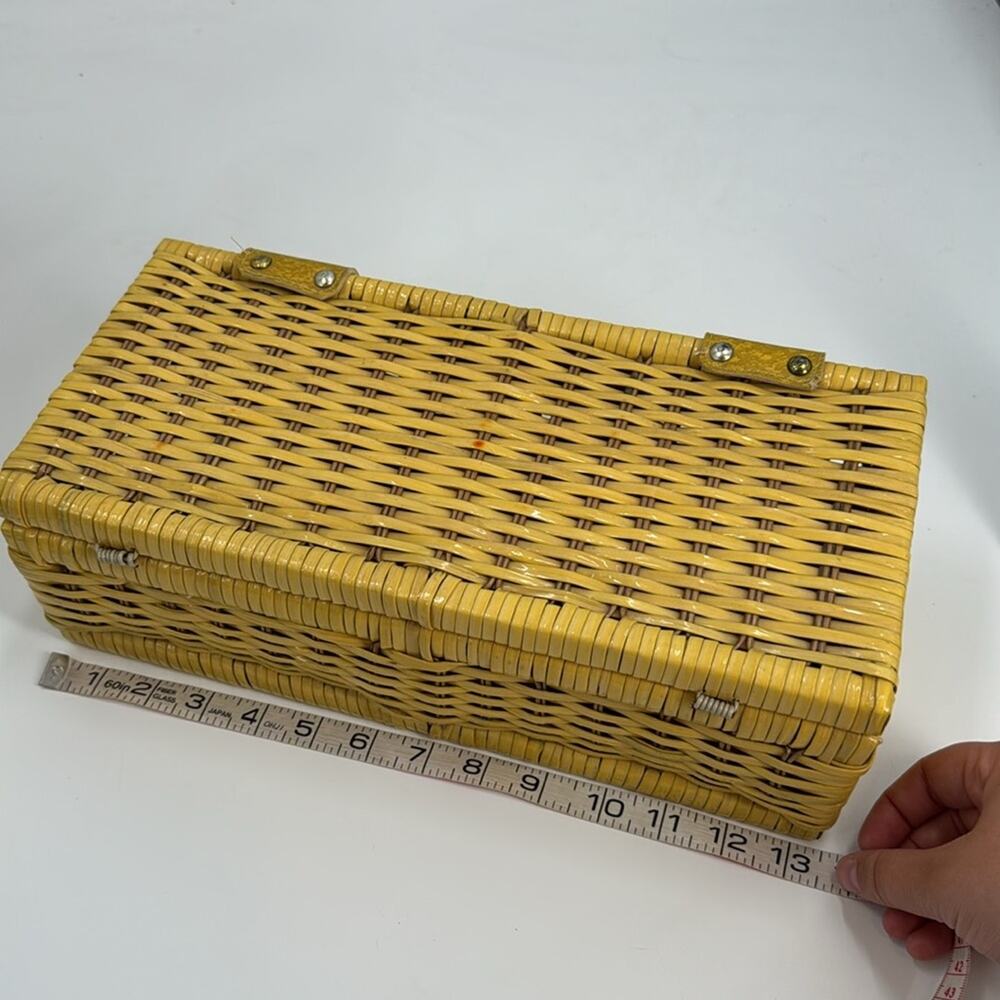 Vintage Yellow Wicker picnic basket handbag - Picture 12 of 12